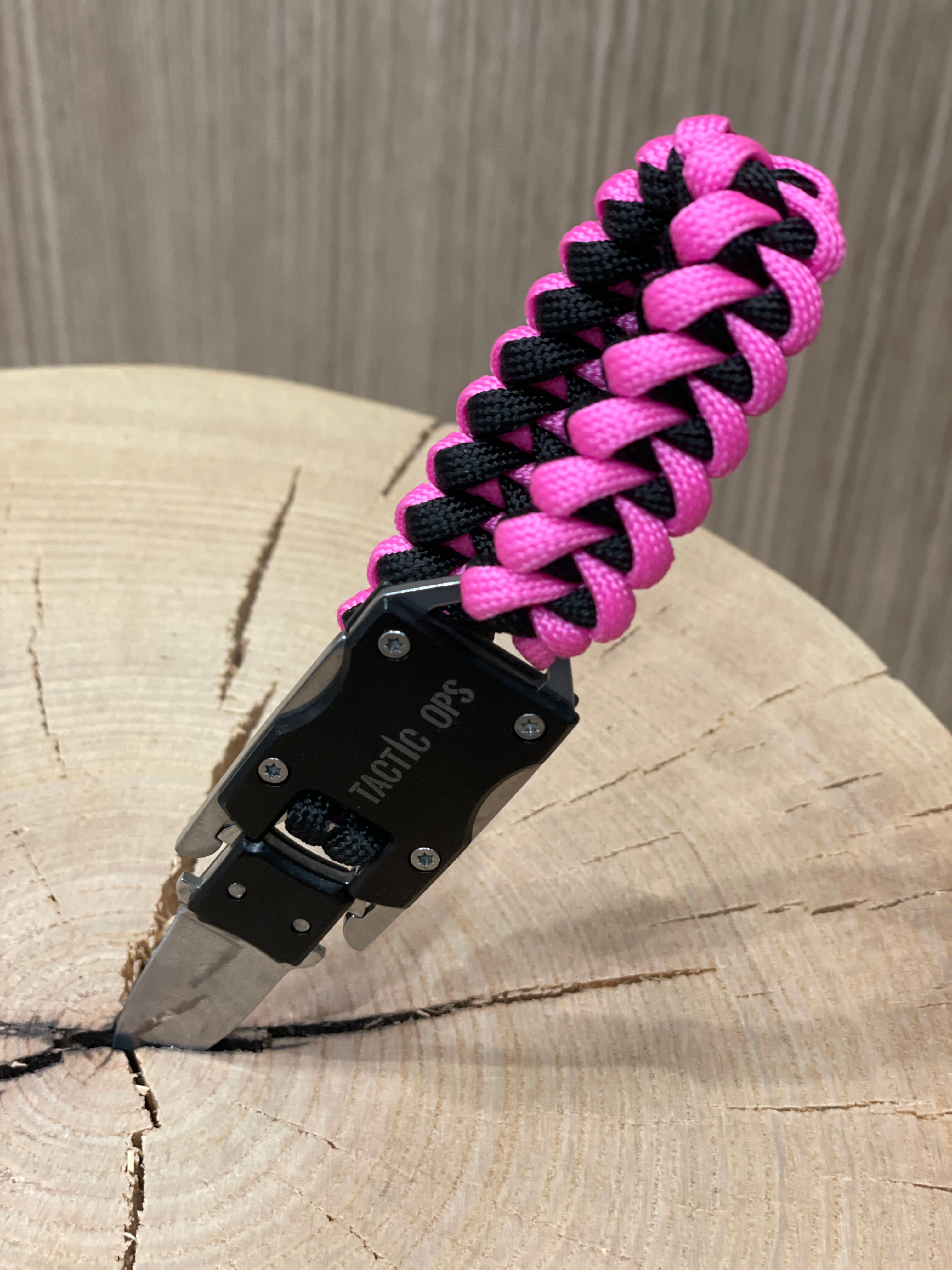 Tactical Paracord Stainless Steel Knife Bracelet (Pink/Black)