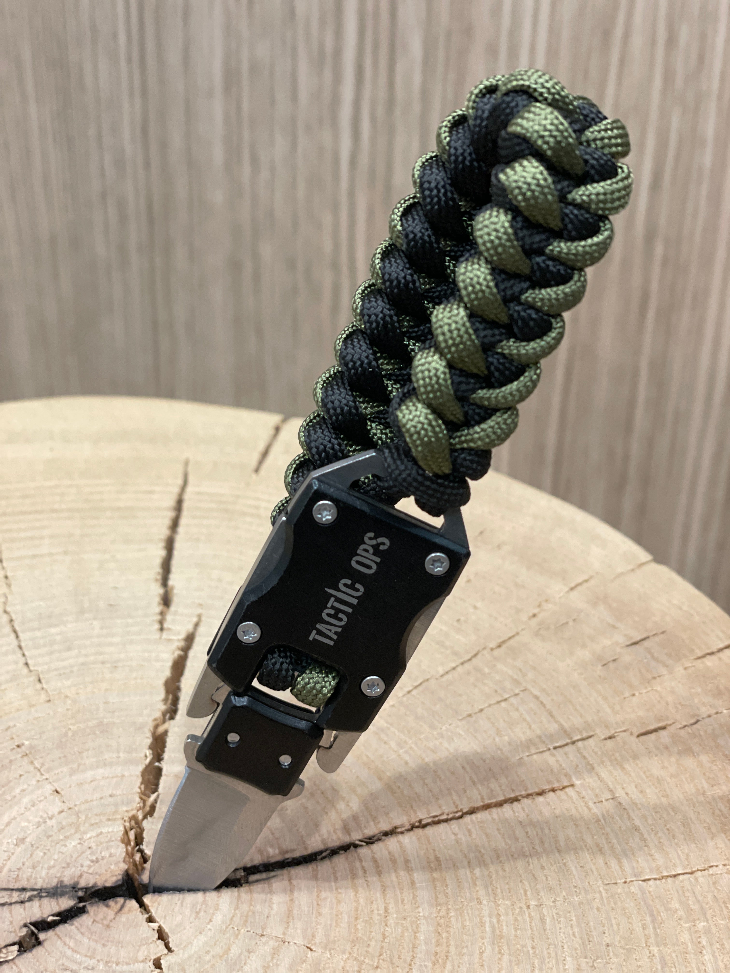 Custom stainless steel hex nut paracord bracelet. – Tactical Black Vault™